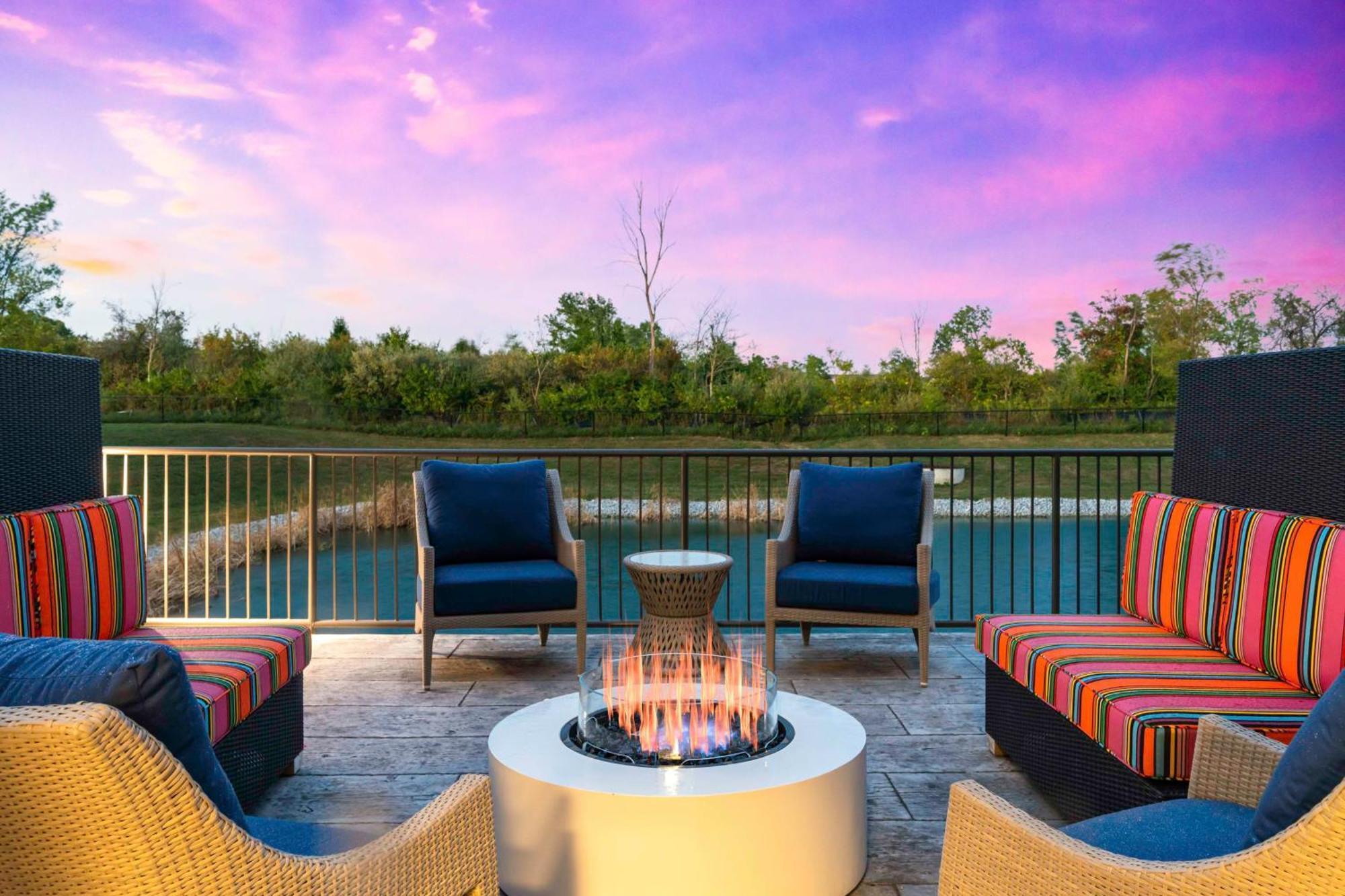 Hilton Garden Inn By Hilton Fort Wayne North Sunnybrook Acres Exterior photo